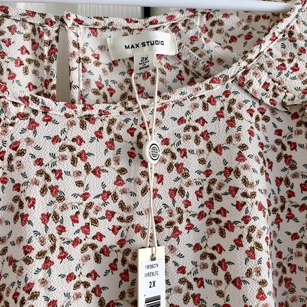 Max Studio floral top